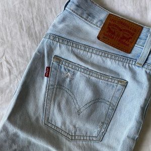 Levi’s 501 Crop Tapered Raw Hem